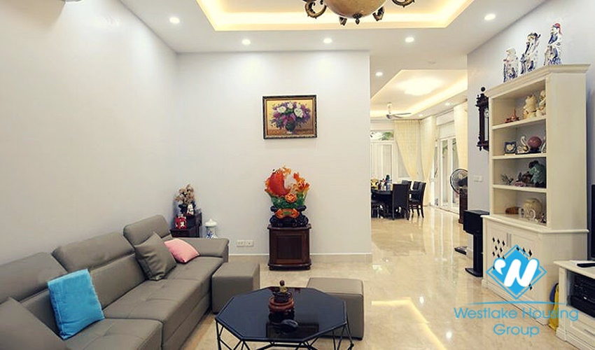 Fully furnished villa for rent with five bedrooms, very open living space